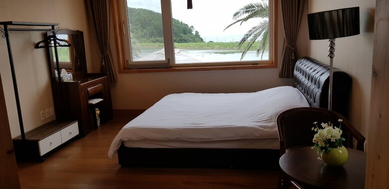 Jeju Lake Pension