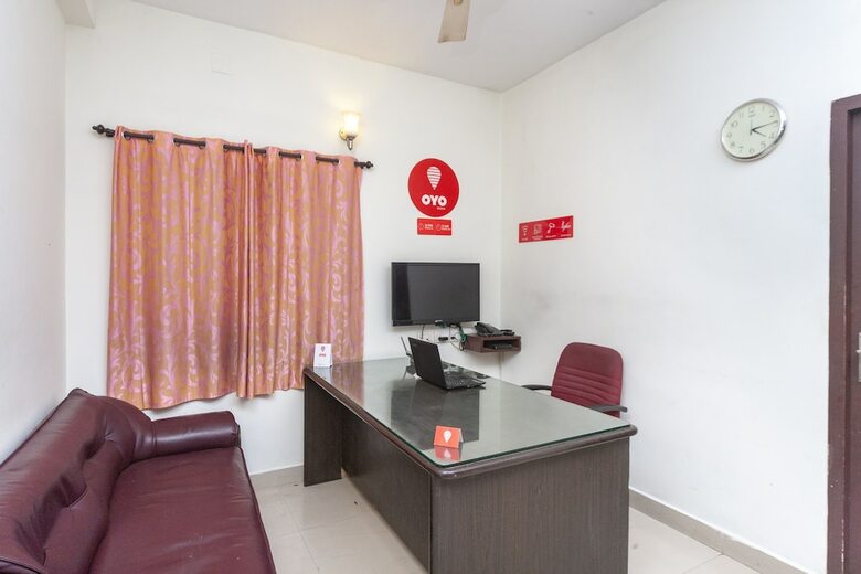 Hotel Oyo 22019 Skye Service Apartments