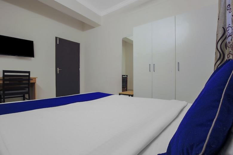 Hotel Oyo 24138 Silverkey Shri Homes