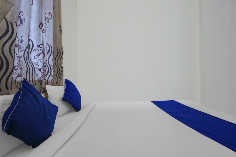 Hotel Oyo 24138 Silverkey Shri Homes