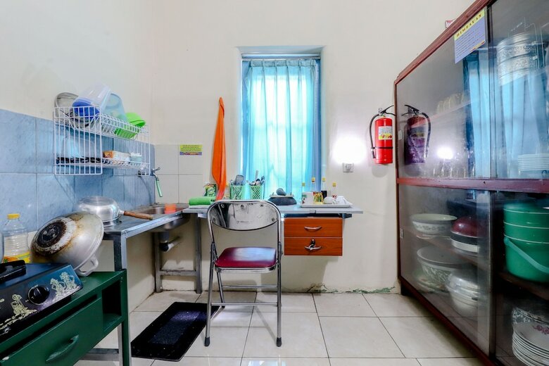 Hostal Bahagia Sederhana Home Stay - Hostel