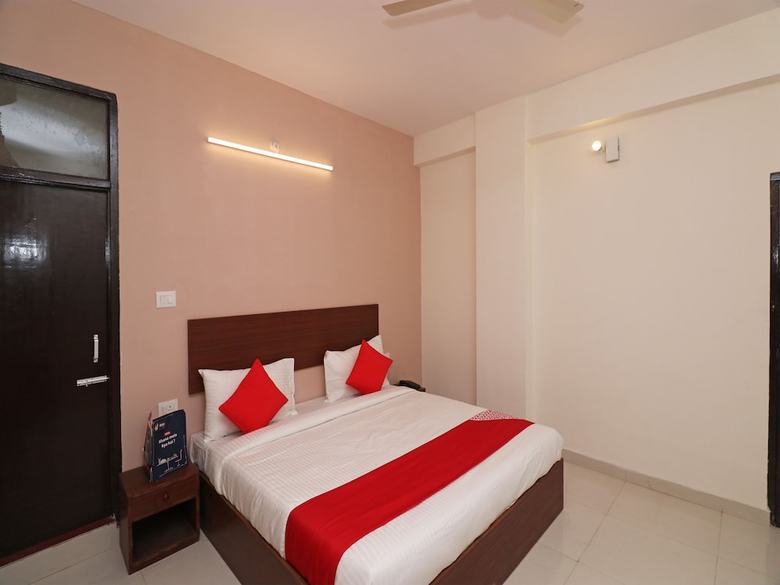 Hotel Oyo 24051 Flagship Shubh Inn Gomti Nagar