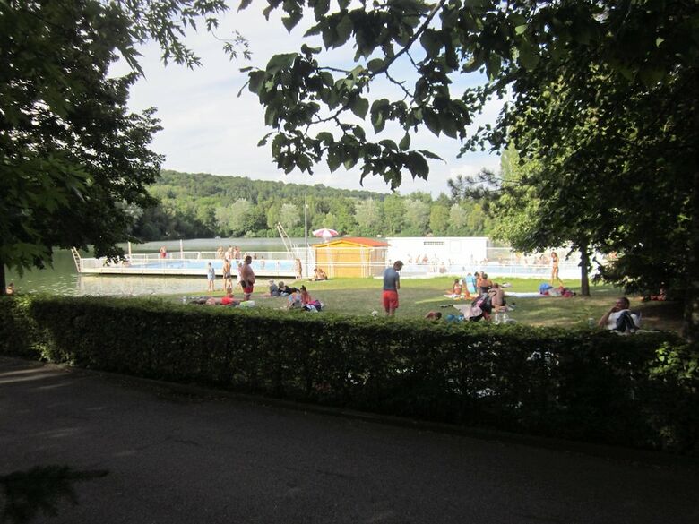 Hotel Chambres Dans Maison de Vacances Avec Spa Ext�rieur