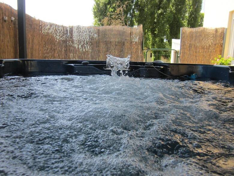 Hotel Chambres Dans Maison de Vacances Avec Spa Ext�rieur