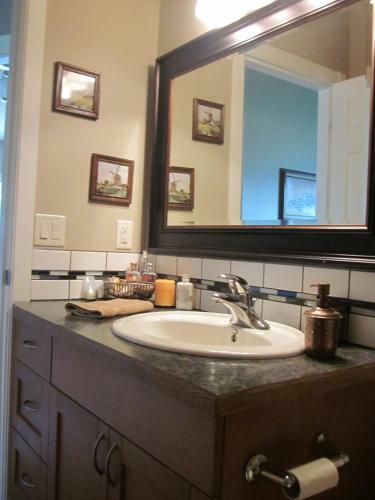 Suite As It Gets Vacation Rental/b&b