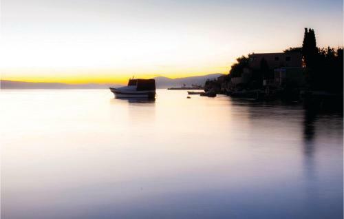 Two-bedroom Apartment In Kastel Sucurac