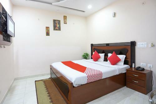 Oyo 43691 Hotel Rbs Inn