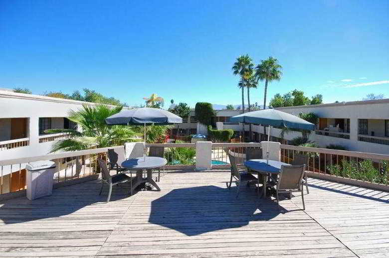 Hotel Ramada Inn & Suites Foothills