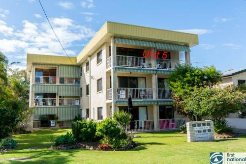 Views Views Views! Front Top Floor Waterfront Unit - Chnook Apartments South Esp, Bongaree