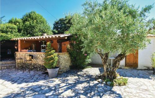 Three-bedroom Holiday Home In Carpentras