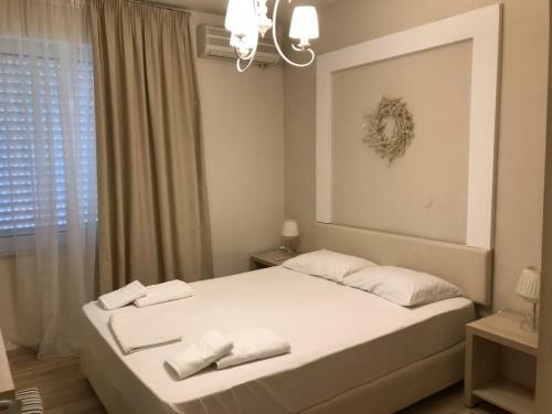 Leonidas Studio Apartments