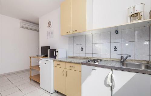 Two-bedroom Apartment In Kolan