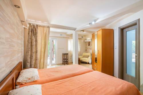Garden & Swimming Pool Apartments Orahovac