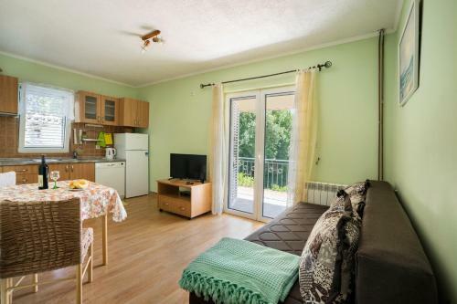 Garden & Swimming Pool Apartments Orahovac