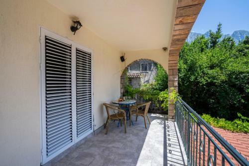 Garden & Swimming Pool Apartments Orahovac