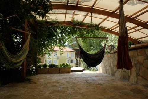 Garden & Swimming Pool Apartments Orahovac