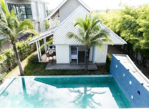 Hotel Pomelo Amphawa The Local Residence