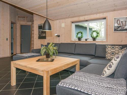 Four-bedroom Holiday Home In Oksb�l 5