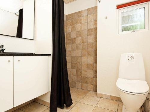 Four-bedroom Holiday Home In Oksb�l 8