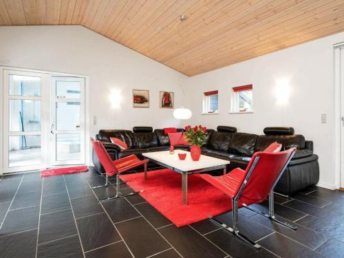 Four-bedroom Holiday Home In Oksb�l 8