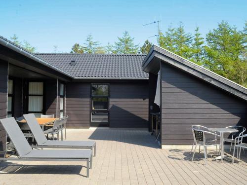 Four-bedroom Holiday Home In Oksb�l 8