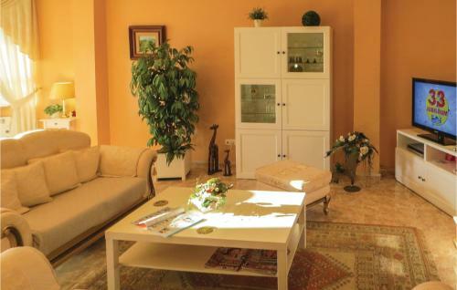 Three-bedroom Holiday Home In Benferri