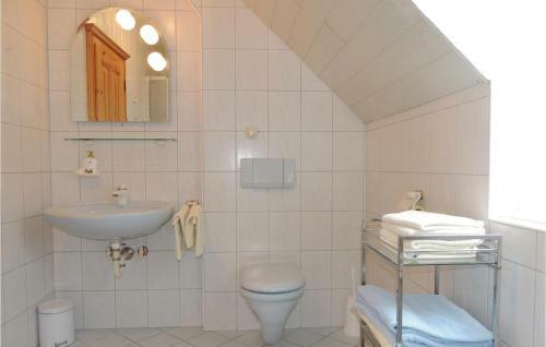 Four-bedroom Apartment In Weistrach