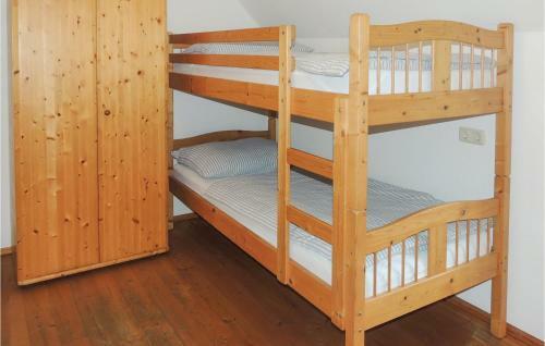 Four-bedroom Apartment In Weistrach