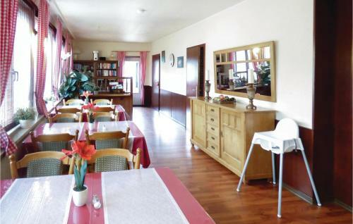 Eighteen-bedroom Holiday Home In Oberstadfeld