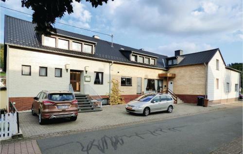 Eighteen-bedroom Holiday Home In Oberstadfeld