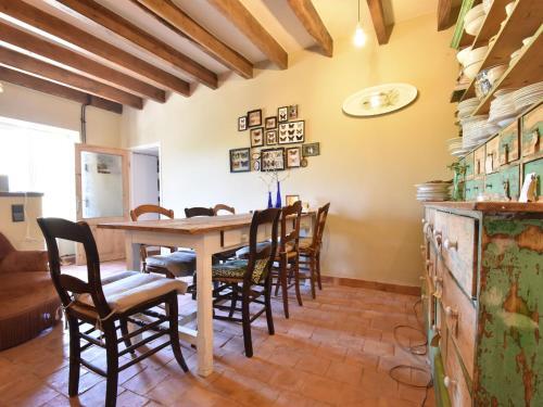 Spacious Farmhouse In Champallement Near Forest