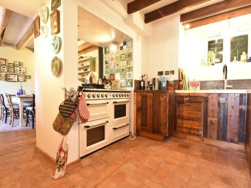 Spacious Farmhouse In Champallement Near Forest