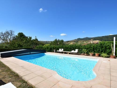 Idyllic Villa In Leynes With Swimming Pool