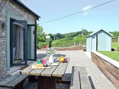 Ty Isaf Cottage