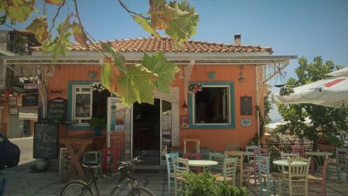 Antonia's Apartments
