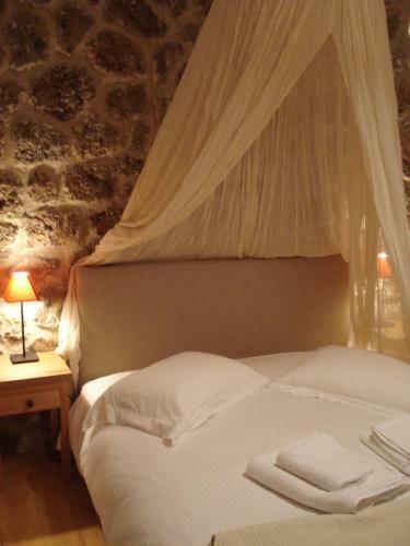 Hostal Levanta Guesthouse