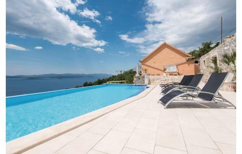 Two-bedroom Holiday Home In Mokalo