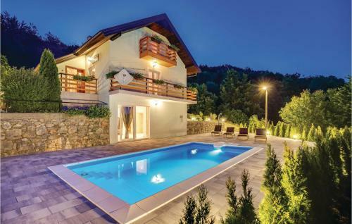 Three-bedroom Holiday Home In Krasno Polje