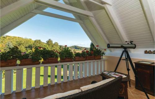 Three-bedroom Holiday Home In Donji Zbilj