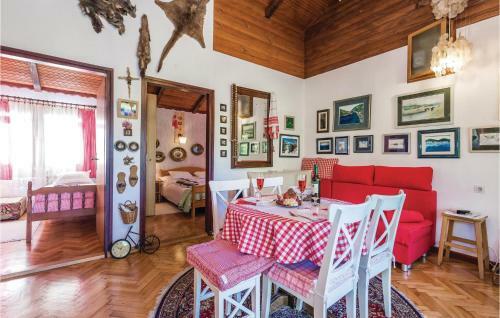 Two-bedroom Holiday Home In Trosmarija