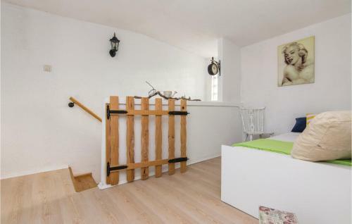 Two-bedroom Holiday Home In Privlaka-sabunike