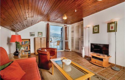 Two-bedroom Holiday Home In Njivice