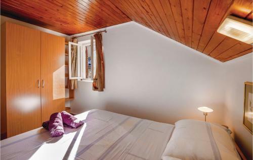 Two-bedroom Holiday Home In Njivice