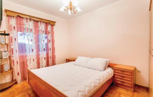Six-bedroom Holiday Home In Herceg Novi
