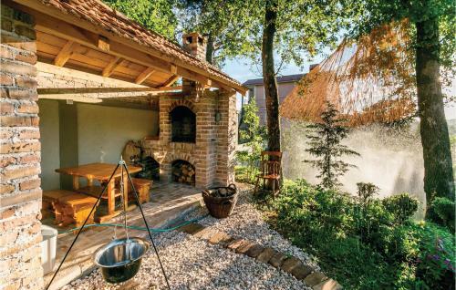 Six-bedroom Holiday Home In Herceg Novi