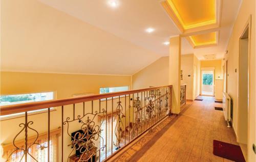 Six-bedroom Holiday Home In Herceg Novi