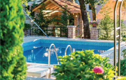 Six-bedroom Holiday Home In Herceg Novi