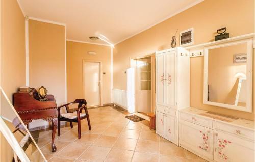 Six-bedroom Holiday Home In Herceg Novi