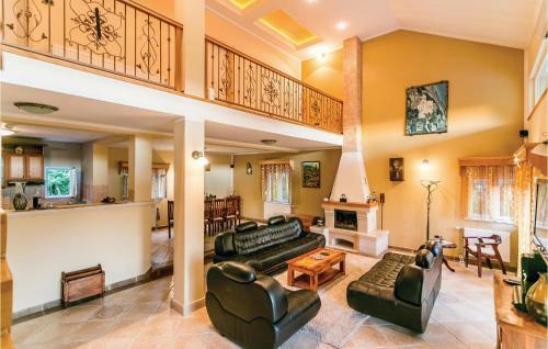 Six-bedroom Holiday Home In Herceg Novi