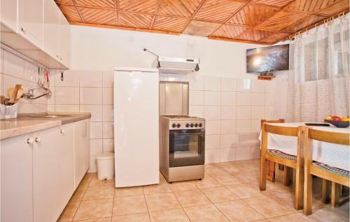 Two-bedroom Holiday Home In Herceg Novi